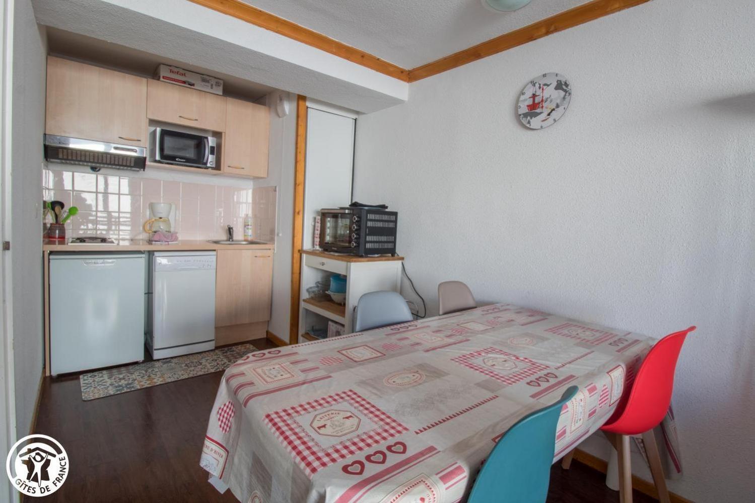 Appartement 4 Personnes Avec Piscine, Wifi, Garage Besse-et-Saint-Anastaise Exterior photo